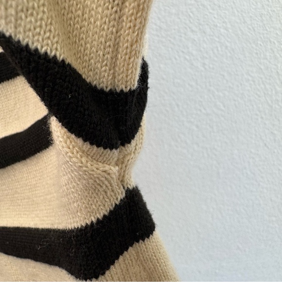 Boxy striped turtleneck sweater - Picture 7 of 10